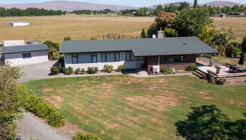 105 Paki Paki Road, Longlands