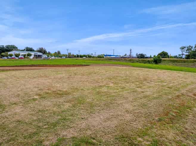 3 Hills Road, Stratford