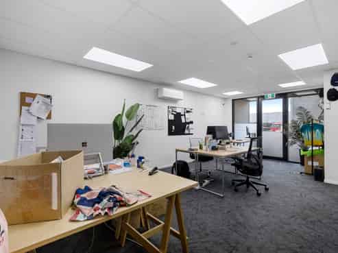 Live Work Opportunity Beside Hamilton Airport