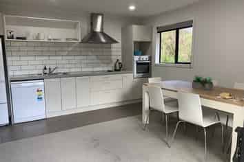 2/17 Monte Cassino Place, Birkdale