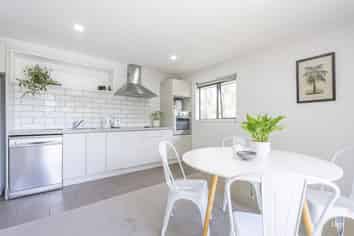 2/17 Monte Cassino Place, Birkdale