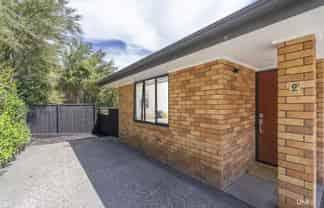 2/17 Monte Cassino Place, Birkdale