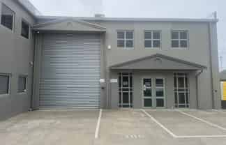 Versatile Warehouse Facility
