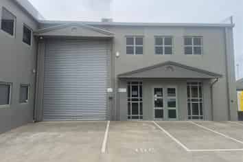 Versatile Warehouse Facility