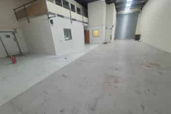 Versatile Warehouse Facility