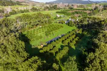 52B Hooks and Halls Road, Waimamaku