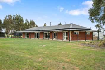 750 Wrights Road, Oxford