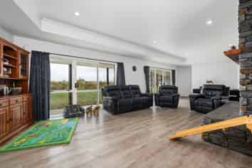 750 Wrights Road, Oxford