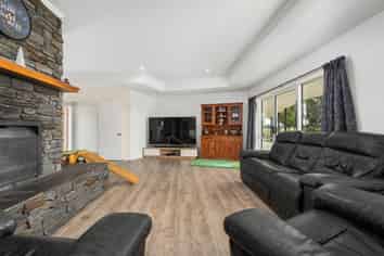 750 Wrights Road, Oxford