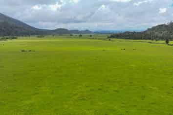  Station Road and Hodgkinson Road , Inchbonnie