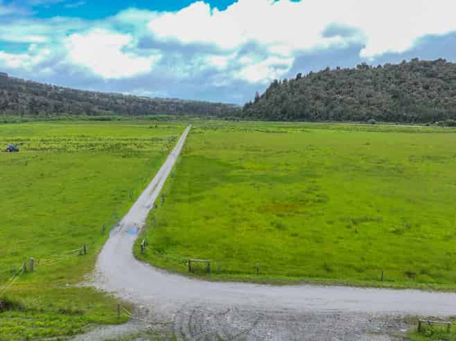  Station Road and Hodgkinson Road , Inchbonnie