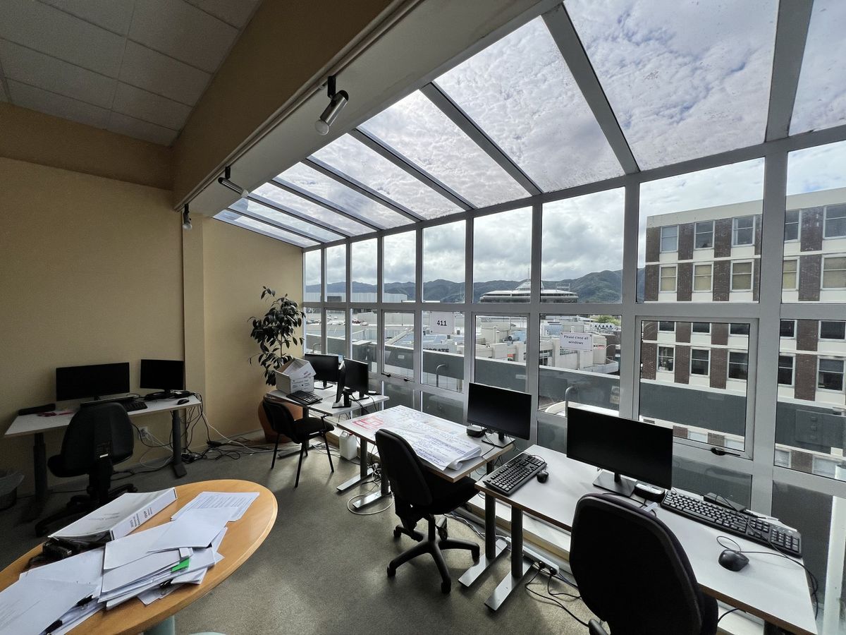Office with Parking! - Ansicht 3