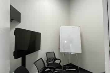 Tidy City Offices In Great Spot