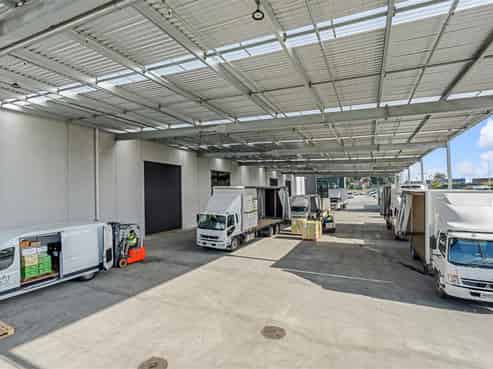 Brand New High-Stud Industrial Warehouse