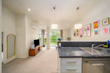 1/20 Main Road, Tawa