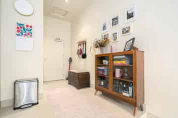 1/20 Main Road, Tawa