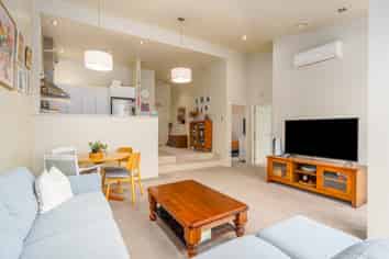 1/20 Main Road, Tawa