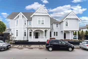 4/7 Beverley Street, Merivale