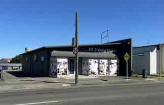 Fully equipped commercial kitchen with options