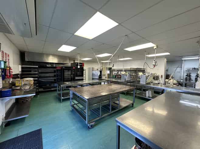 Fully equipped commercial kitchen with options