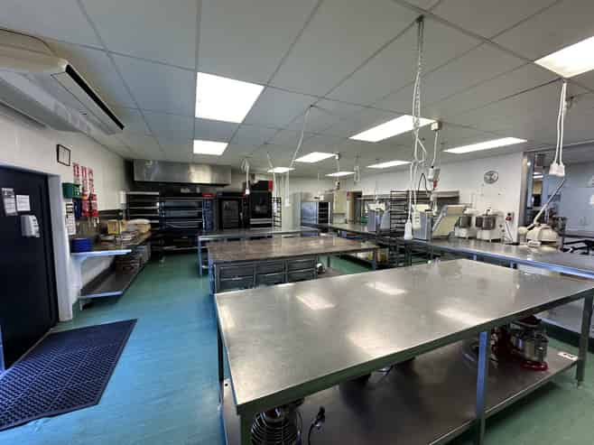 Fully equipped commercial kitchen with options