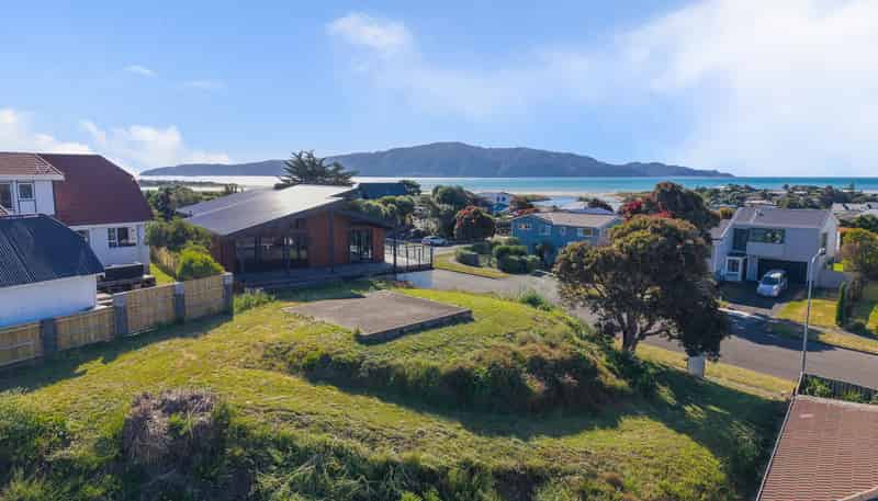 39 Hicks Crescent, WAIKANAE BEACH