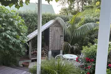 8 Grants Avenue, Russell