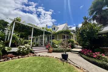 8 Grants Avenue, Russell