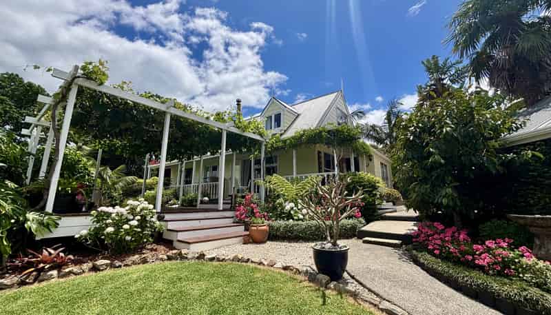 8 Grants Avenue, Russell