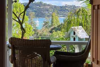 8 Grants Avenue, Russell