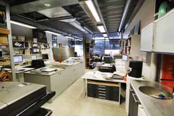 HEAVILY DISCOUNTED SHOWROOM, OFFICE, OR RETAIL
