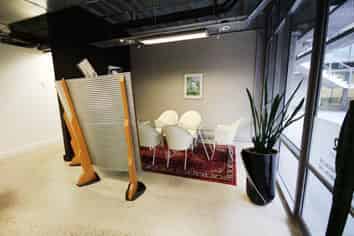 HEAVILY DISCOUNTED SHOWROOM, OFFICE, OR RETAIL
