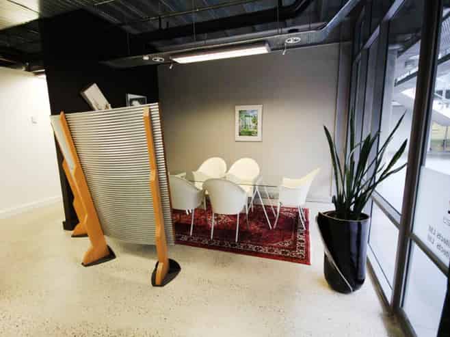 HEAVILY DISCOUNTED SHOWROOM, OFFICE, OR RETAIL
