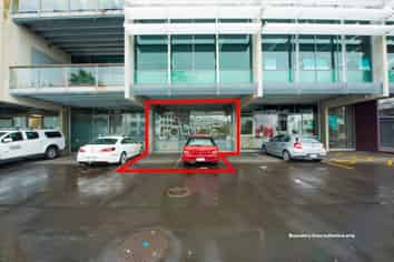 HEAVILY DISCOUNTED SHOWROOM, OFFICE, OR RETAIL
