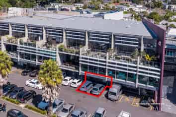 HEAVILY DISCOUNTED SHOWROOM, OFFICE, OR RETAIL
