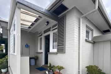 1/6 Dinniss Avenue, Regent