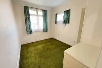 1/6 Dinniss Avenue, Regent