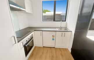 2/425 Hereford St, Linwood