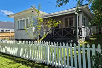 2 Riverpark Crescent, Henderson