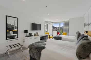 201/21 Stanley Street, Queenstown