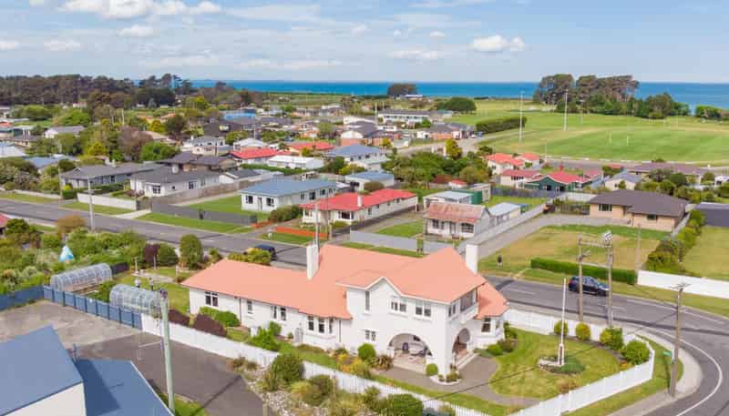 2 Jetty Street, Riverton