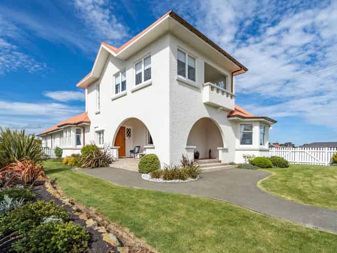 2 Jetty Street, Riverton