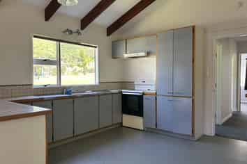 38 Buller Street , Picton