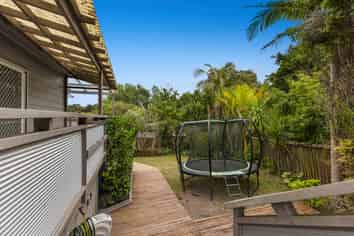 21B Brian Crescent, Stanmore Bay