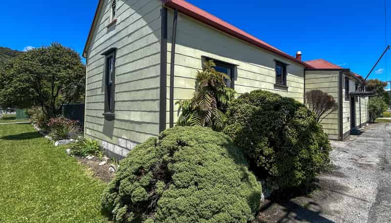 69 Shiel Street, Reefton
