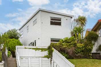 2A Hillary Street, Tawa