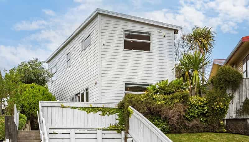 2A Hillary Street, Tawa