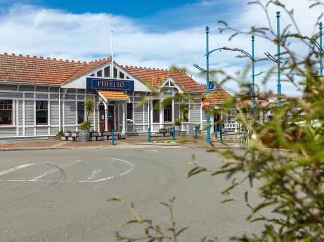 Priced to Sell. Prime Location.