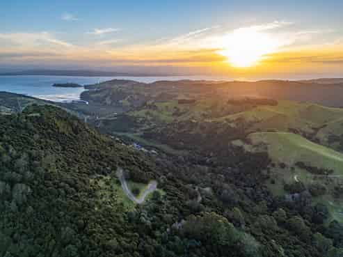 79-85 Awaawaroa Road, Waiheke Island