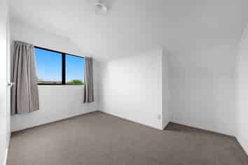 2/211 Weymouth Road, Manurewa